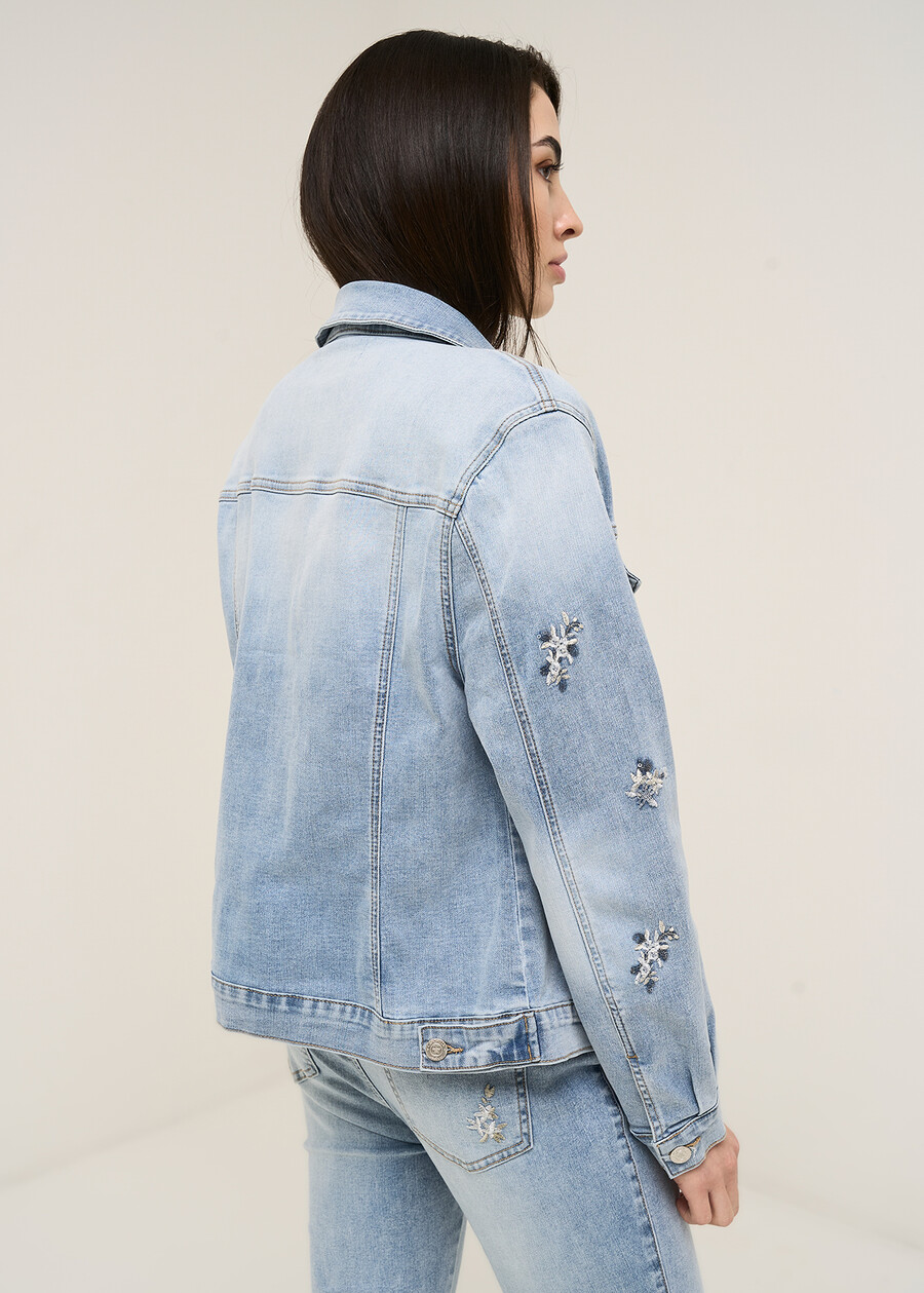 Grey denim jacket applications DENIM MEDIUM DENIM Woman , image number 4